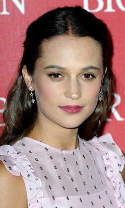 Profile photo of Alicia Vikander