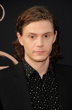 Profile photo of Evan Peters