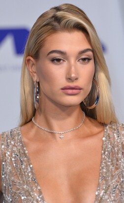 Profile photo of Hailey Bieber