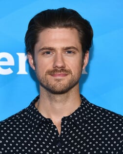 Profile photo of Aaron Tveit