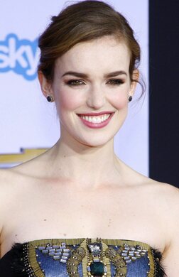 Profile photo of Elizabeth Henstridge