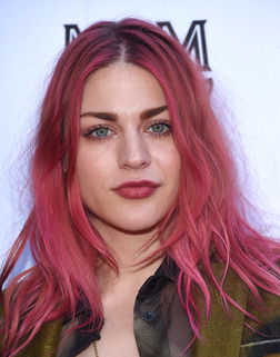 Profile photo of Frances Bean Cobain