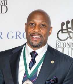 Profile photo of Alonzo Mourning