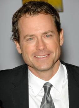 Profile photo of Greg Kinnear