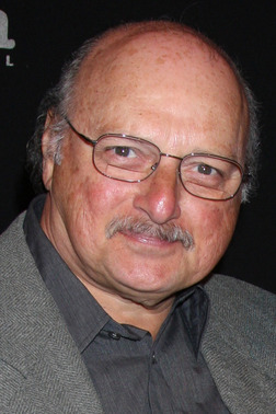 Profile photo of Dennis Franz