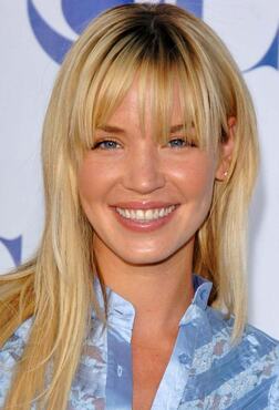 Profile photo of Ashley Scott