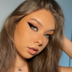 Profile photo of juliabeautx