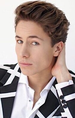 Profile photo of Juanpa Zurita