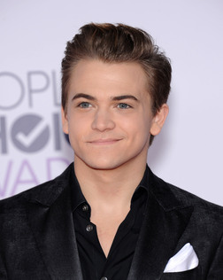 Profile photo of Hunter Hayes