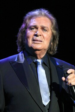 Profile photo of Engelbert Humperdinck (singer)