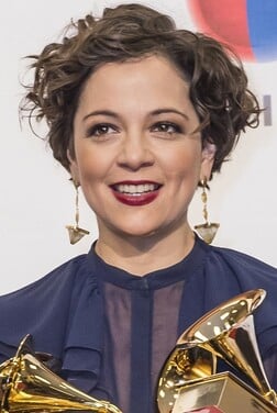 Profile photo of Natalia Lafourcade